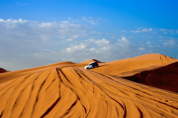Fototapeta na wymiar Furistrada sulle dune di sabbia
