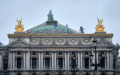 Fototapeta na wymiar Opera di Parigi