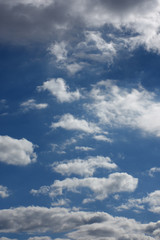 Fototapeta na wymiar 青空と雲「空想・雲のモンスター」（往来、行き交う旅人、行楽客、それぞれの道、