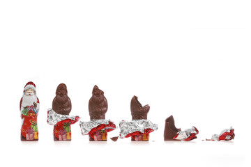 Weihnachtsmann aus Schokolade wird gegessen