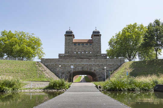 Alte Schachtschleuse im Schleusenpark in Waltrop am Rhein-Herne-Kanal und Dortmund-Ems-Kanal