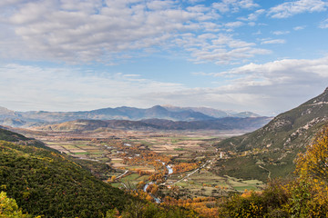 Fototapeta na wymiar The valley of Voidomatis from the top on the way to Papigo