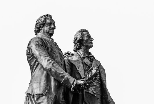 Goethe-Schiller-Denkmal isoliert