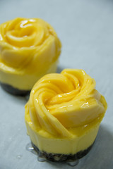 Cheese cake with mango