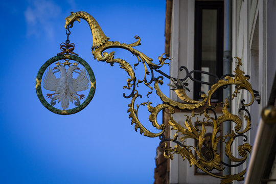 Historisches Zunftzeichen in Augsburg,  Detail