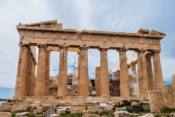 Fototapeta premium Facade of Parthenon temple in Acropolis hill in Athens, Greece