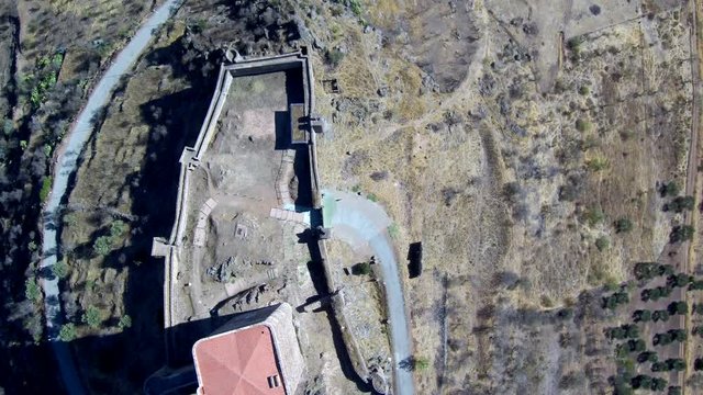 Castillo de Feria (Badajoz, Extremadura) desde el aire. Video aereo con drone