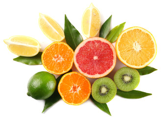 Fototapeta na wymiar healthy food. mix sliced lemon, green lime, orange, mandarin, kiwi fruit and grapefruit with green leaf isolated on white background