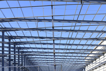 Fototapeta na wymiar The steel frame structure is under construction
