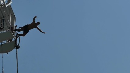 Man goes Bungee Jumping-slow motion