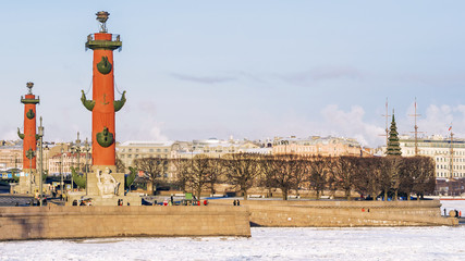Fototapeta na wymiar Winter view of the arrow of Vasilievsky Island in St. Petersburg