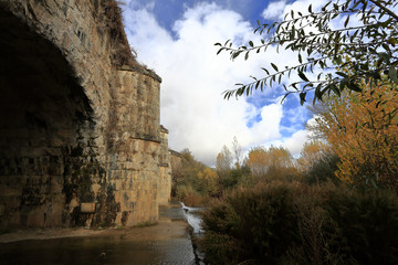 Canal de Castilla, noviembre de 2017, Palencia, Castilla Le—n..Acueducto de Ab‡danes