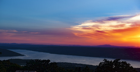 Obraz premium South of France when you stare at the sunset and you have no words , your hands pick up te camera and they shoot the beauty of a scenery, a landscape that you will remember, un souvenir français