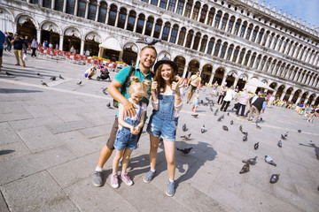 Obraz premium happy family at the Venice