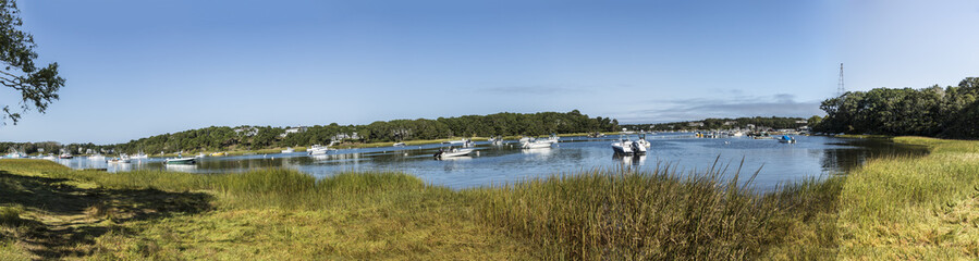 Fototapeta na wymiar motorboats at the bay in Chatham, Cape Cod