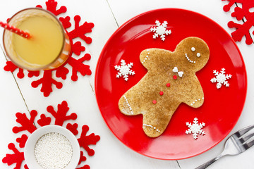 Christmas breakfast idea cinnamon gingerbread man pancakes
