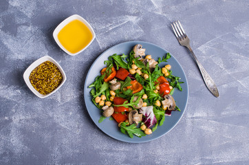 Salad with chickpeas and vegetables