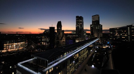 Fototapeta premium Berlin; Abendstimmung in der City-West