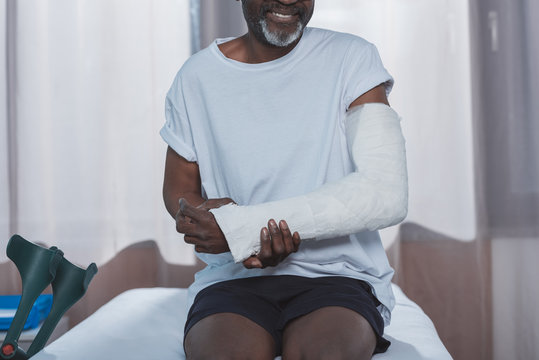 patient with broken arm