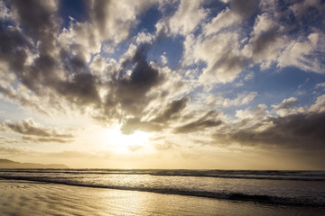 Nascer do sol na praia