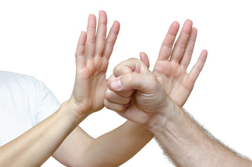 Frau hat Hände zur Abwehr gegen Angreifer erhoben - Detail