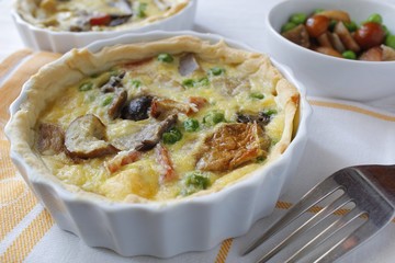 fried mushroom and peas pizza