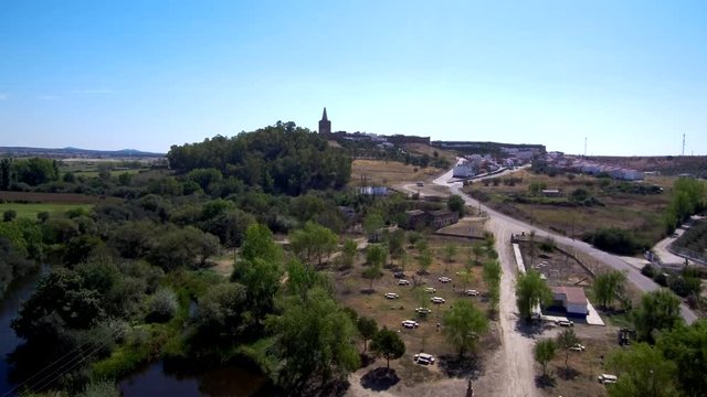 Galisteo, pueblo de Cáceres (Extremadura, España) a vista de pajaro. Video aereo con Drone. 
