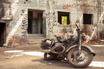 Fototapeta na wymiar Old motor in an abandoned factory