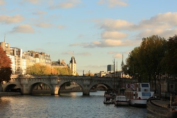 Fototapeta premium city on the banks of the river