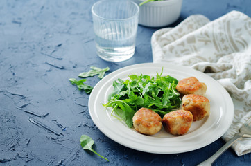 Turkey meatballs with arugula