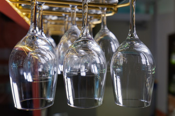 バー・グラス