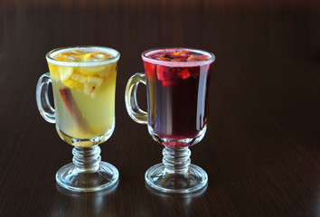 Mulled wine, lemon, cinnamon.