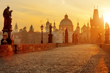 Obraz premium Charles Bridge scenic view at sunrise, Prague, Czech Republic