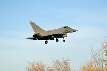 Eurofighter Typhoon aterrizando en Albacete