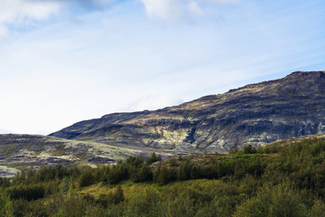 Fototapeta na wymiar mountains around Haukadalur geyser valley