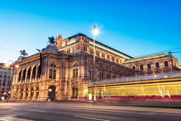 Fototapeta na wymiar State Opera in Vienna Austria at night