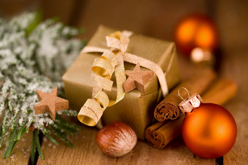 Goldpäckchen zu Weihnachten