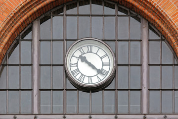 Fototapeta na wymiar Public Clock at Market Hall in Budapest