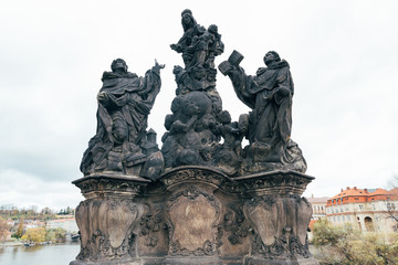 Obraz premium Statuen in Prag