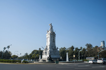 Fototapeta na wymiar Monument in street