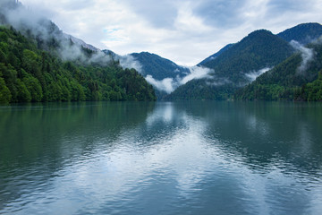 Fototapeta na wymiar view of Lake Ritsa of Abkhazia
