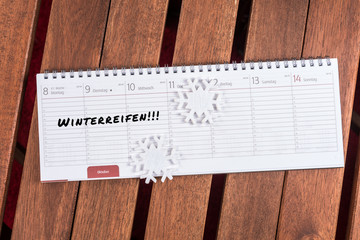 Obraz premium Kalender mit Termin für die Winter Reifen
