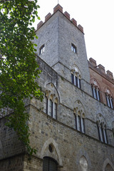 Fototapeta na wymiar Palazzo Chigi Saracini in Siena