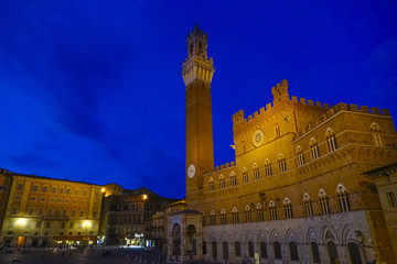 Fototapeta na wymiar Siena, Palazzo Pubblico with Tower