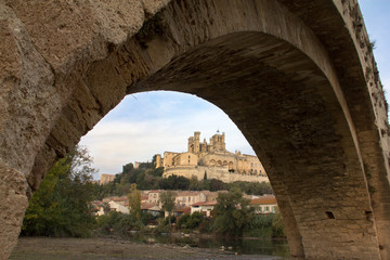 Fototapeta na wymiar La cathédrale de Béziers
