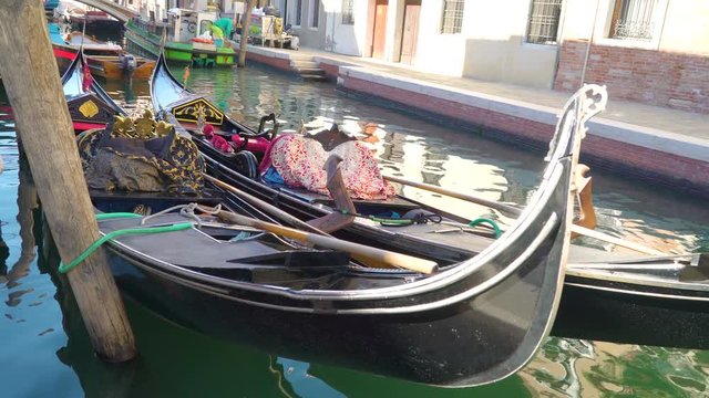 14842_Two_black_gondolas_floating_on_the_canal_in_Venice_Italy.mov