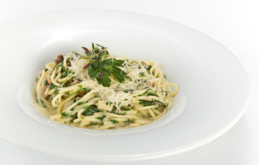 spaghetti with spinach and mushrooms