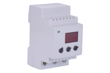 Voltage monitoring relays for protection against voltage faults