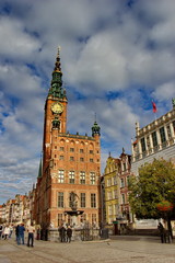 Fototapeta na wymiar sunny day on Dluga street, view on city hall of Gdansk