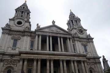 Fototapeta na wymiar Cathédrale Saint Paul à Londres, Angleterre